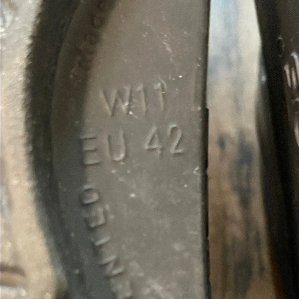 OOFOS Black Comfort Sandals - Picture 4 of 4